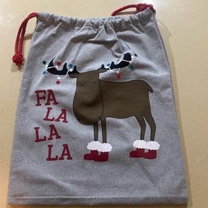 🎅🏼🎁🎄NWOT- Drawstring Christmas Bag🎅🏼🎁🎄